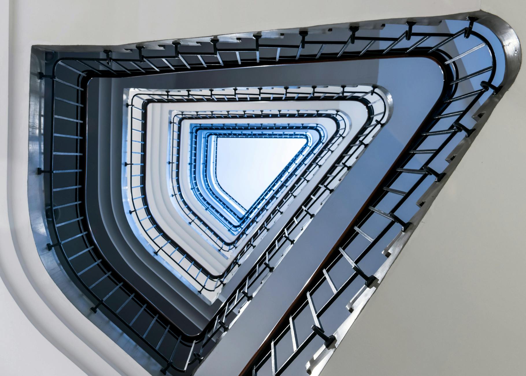 A repeating staircase pattern, the same relationship configuration looping across partners